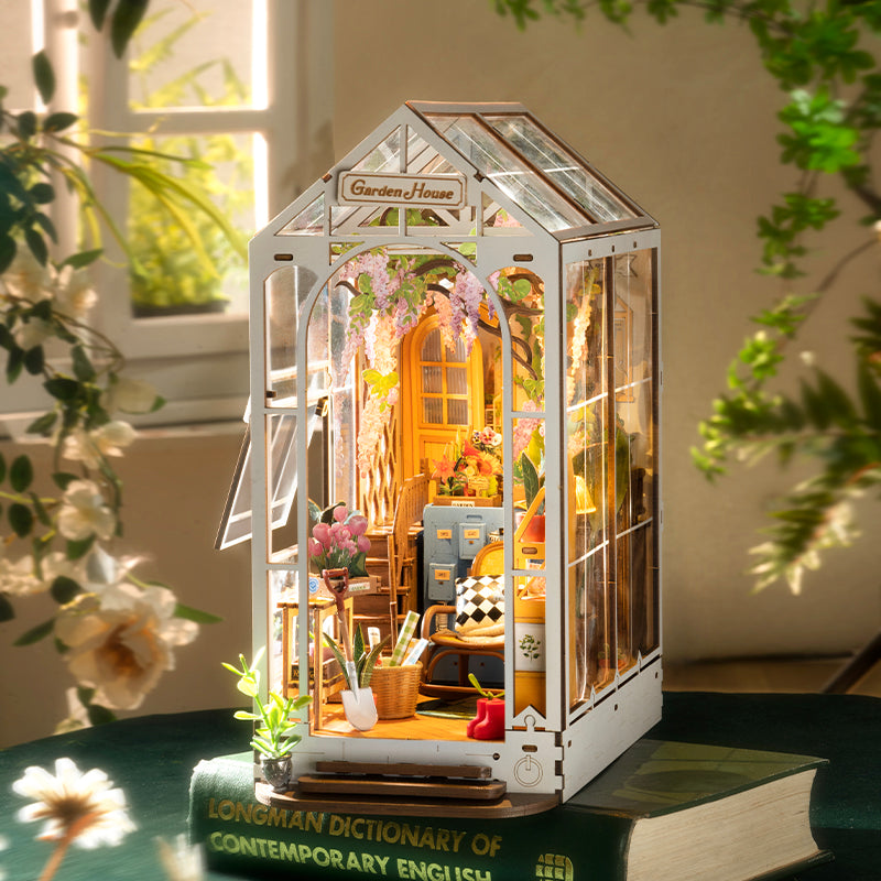 Rolife Garden House Book Nook Kit TGB06